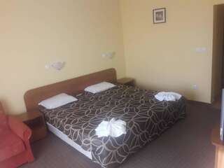 Отель Hotel Black Sea Обзор Двухместный номер Делюкс с 1 кроватью (для 2 взрослых и 1 ребенка)-5